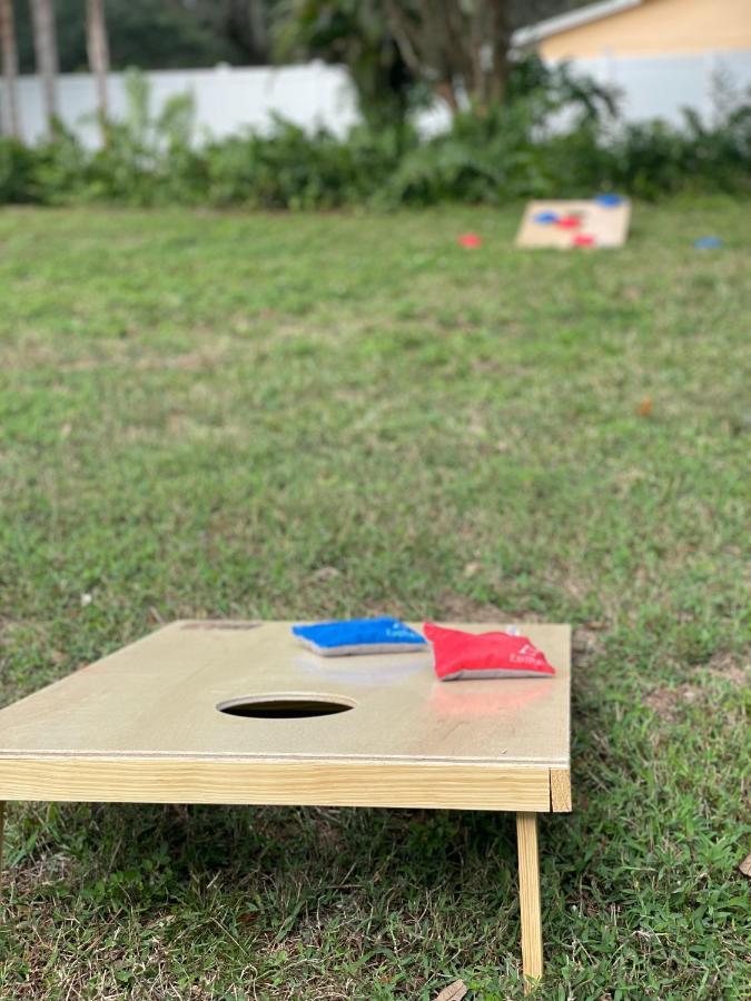 Plush Sheets, Games!, Huge Backyard, Massage Chair Tampa Buitenkant foto
