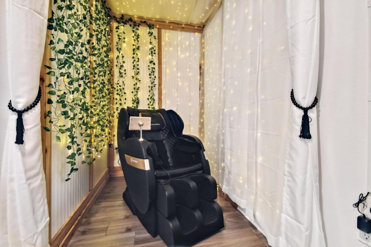 Plush Sheets, Games!, Huge Backyard, Massage Chair Tampa Buitenkant foto